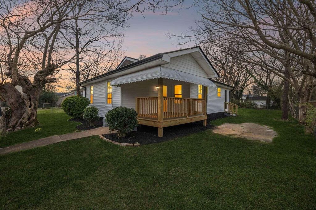 1009 N Hawthorne Street, Chattanooga, TN 37406