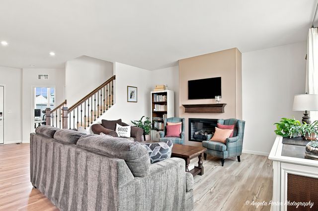 2110 Schmitt Circle, Algonquin, IL 60102