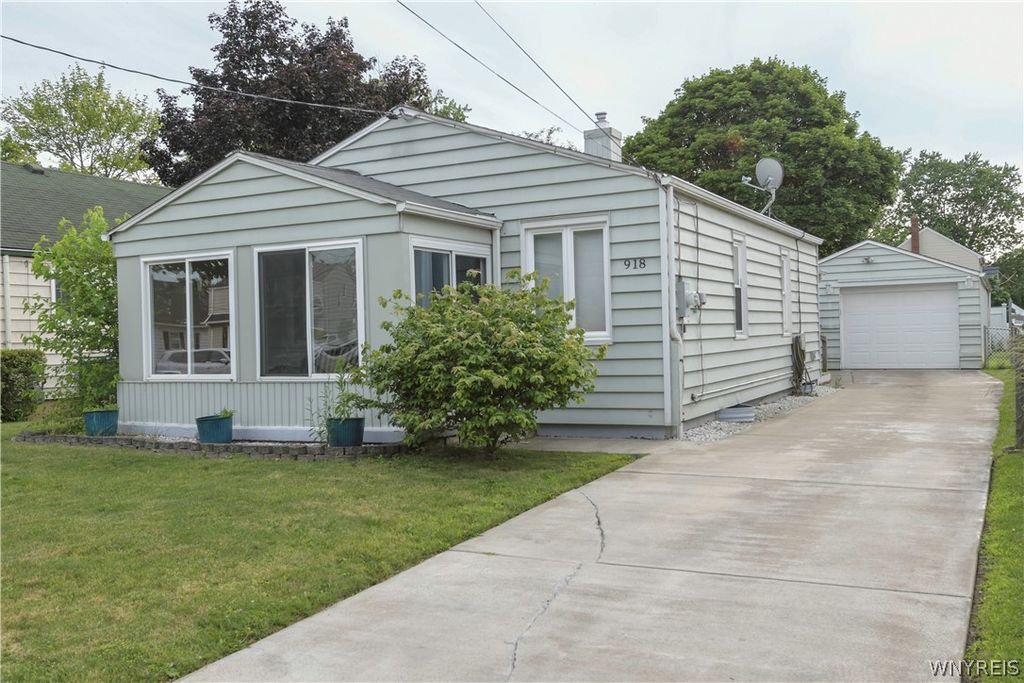 918 92nd Street, Niagara Falls, NY 14304