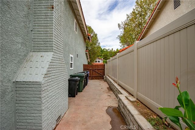 27872 Wakefield Road, Castaic, CA 91384