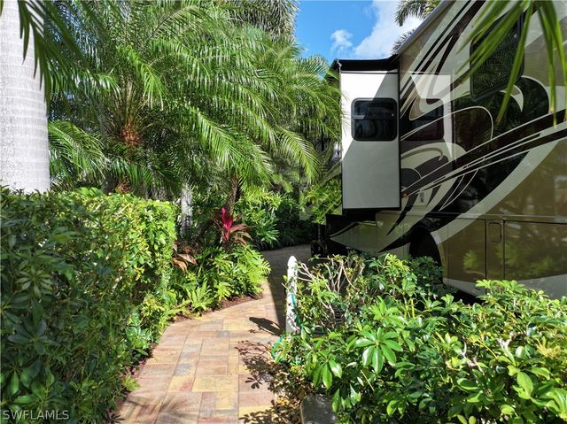 5958 Brightwood DR, Fort Myers, FL 33905