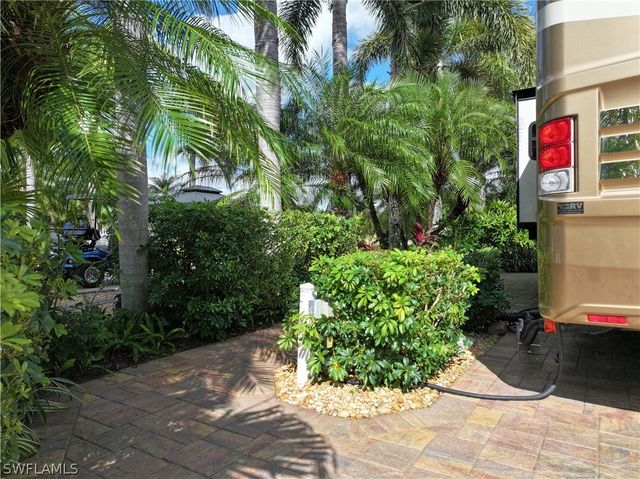 5958 Brightwood DR, Fort Myers, FL 33905