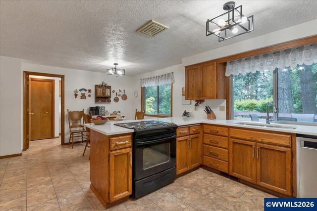 6202 4-J Ln SE, Salem, OR 97317