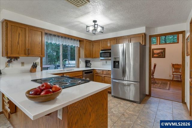 6202 4-J Ln SE, Salem, OR 97317