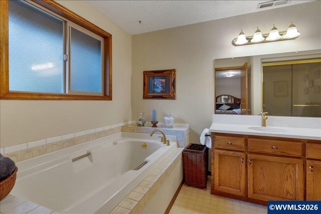 6202 4-J Ln SE, Salem, OR 97317