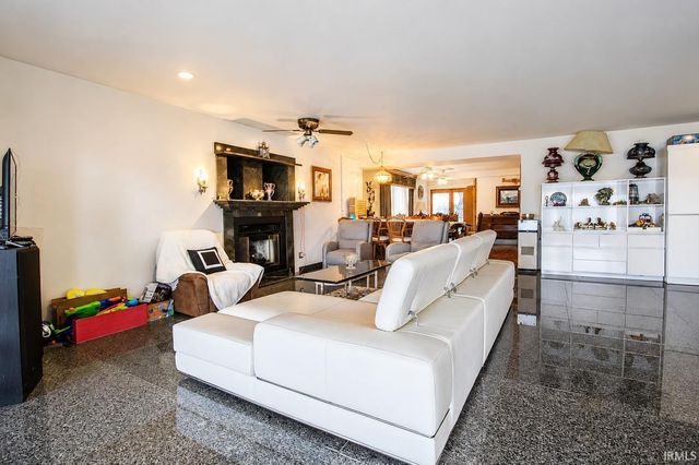 5374 S County Rd 210, Knox, IN 46534