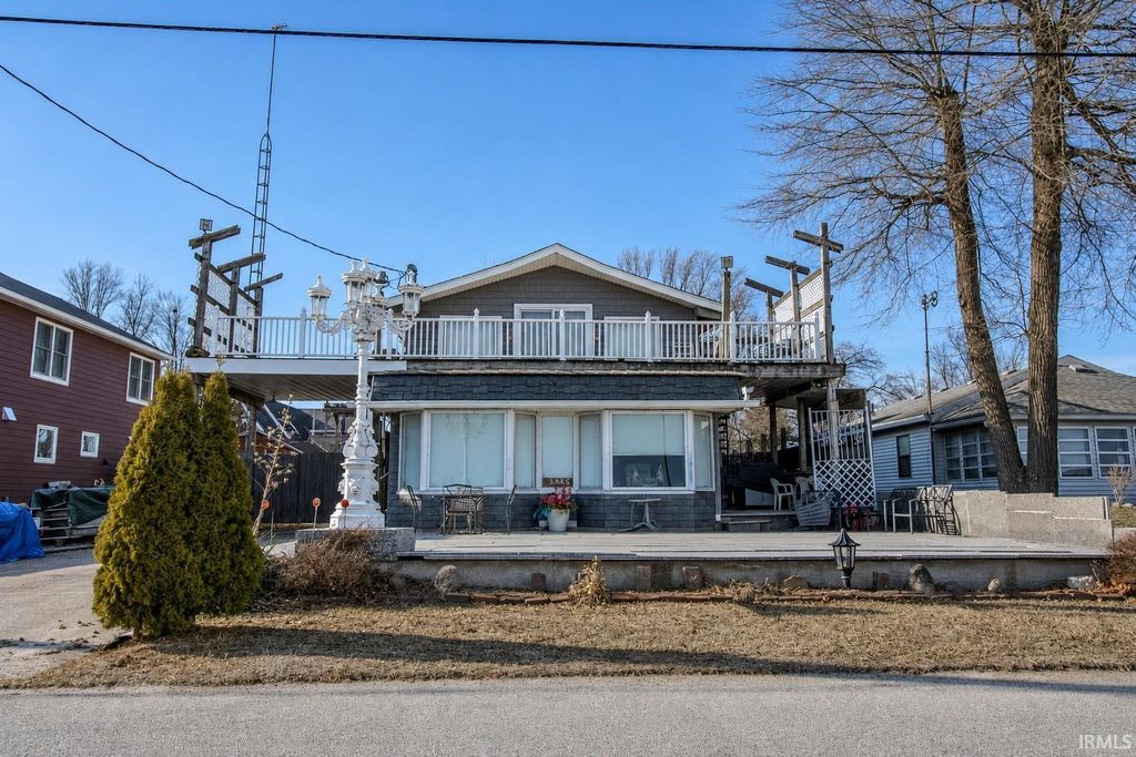 5374 S County Rd 210, Knox, IN 46534