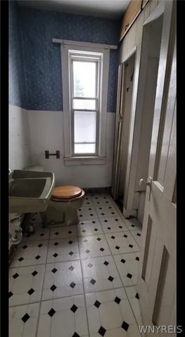15 Gravel Place, Lackawanna, NY 14218