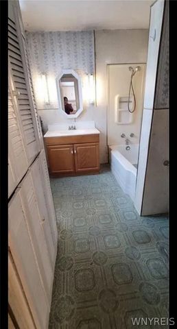 15 Gravel Place, Lackawanna, NY 14218