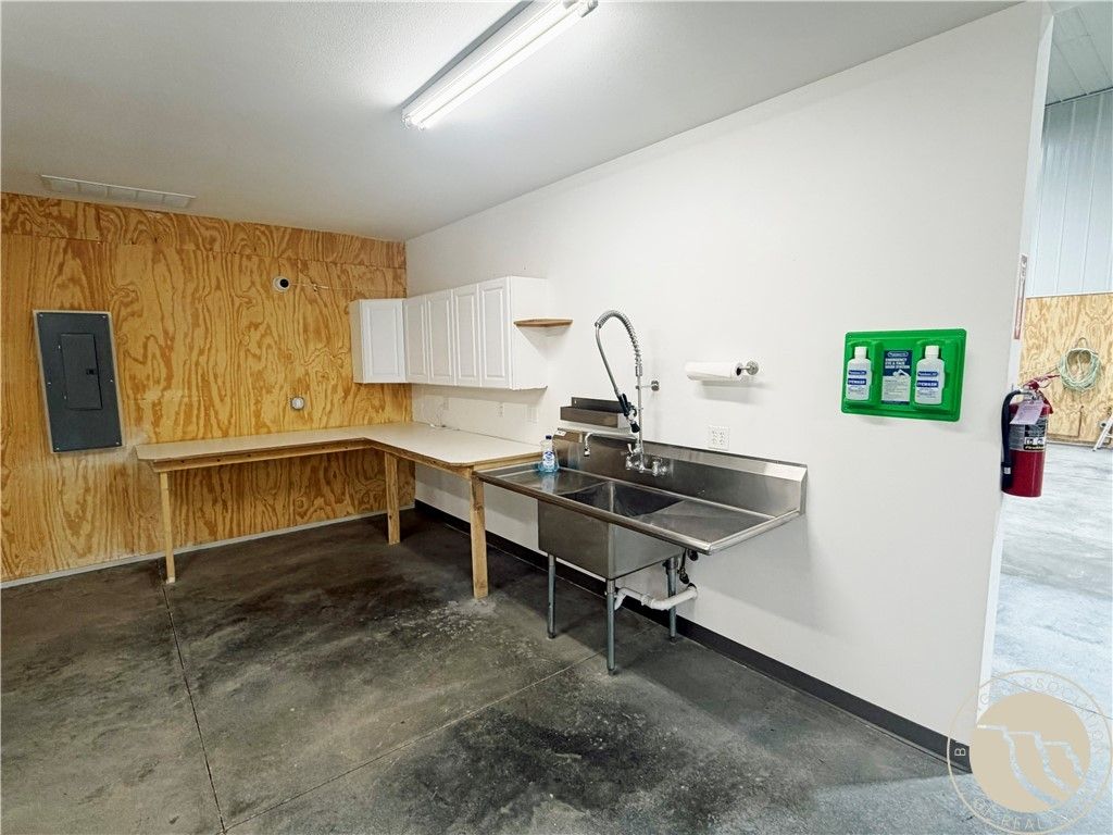 1415 E Railroad Street, Laurel, MT 59044 photo 6