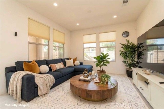 192 Finch, Lake Forest (el Toro), CA 92630