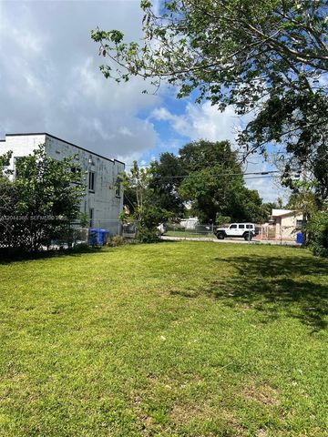 3033 NW 8th Ave, Miami, FL 33127