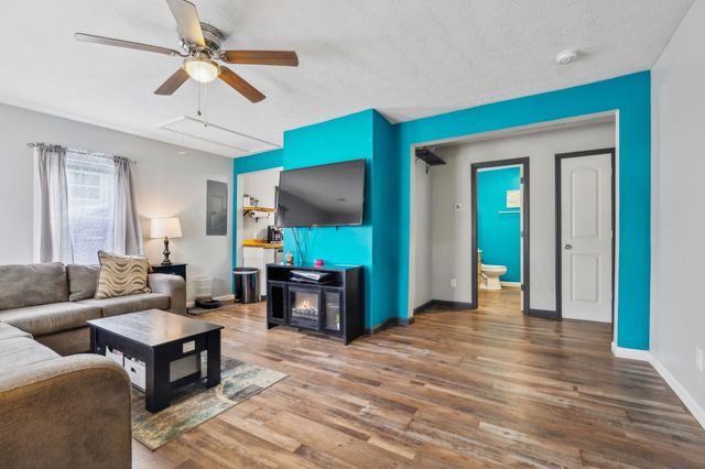 109 Hall St, Hartsville, TN 37074