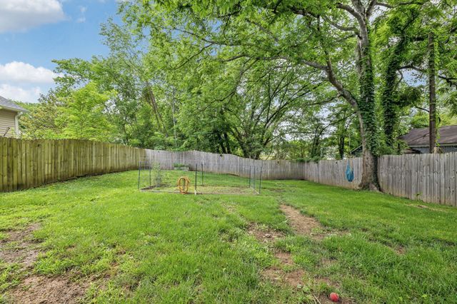 109 Hall St, Hartsville, TN 37074