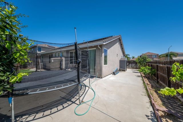 1000 Georgia Avenue, Madera, CA 93637