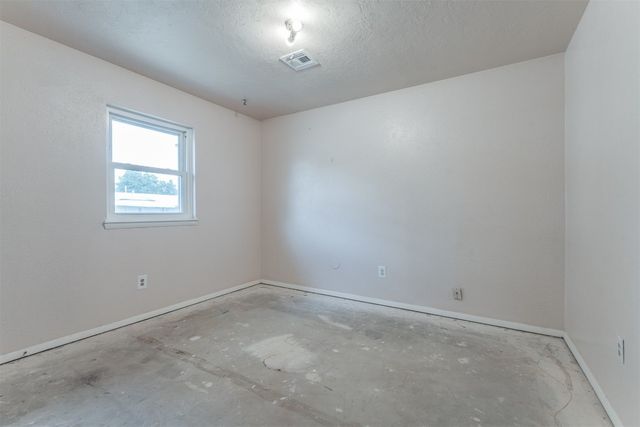 9708 NE 3rd Place, Oklahoma City, OK 73130