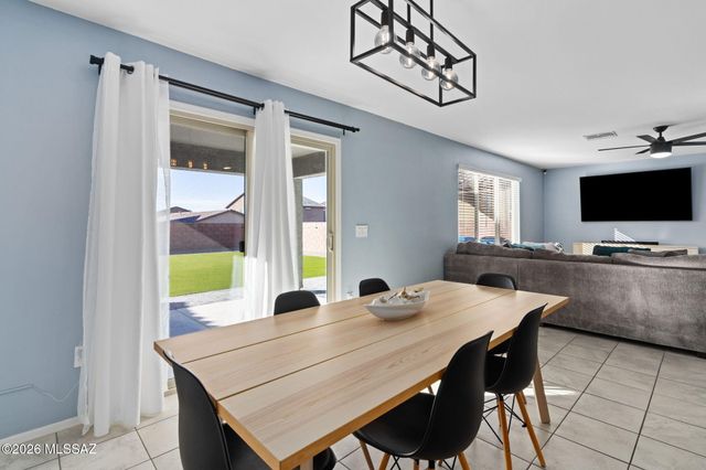 8018 S Golden Bell Drive, Tucson, AZ 85747