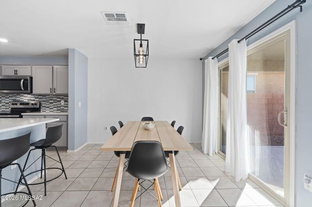 8018 S Golden Bell Drive, Tucson, AZ 85747