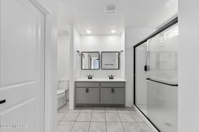 8018 S Golden Bell Drive, Tucson, AZ 85747