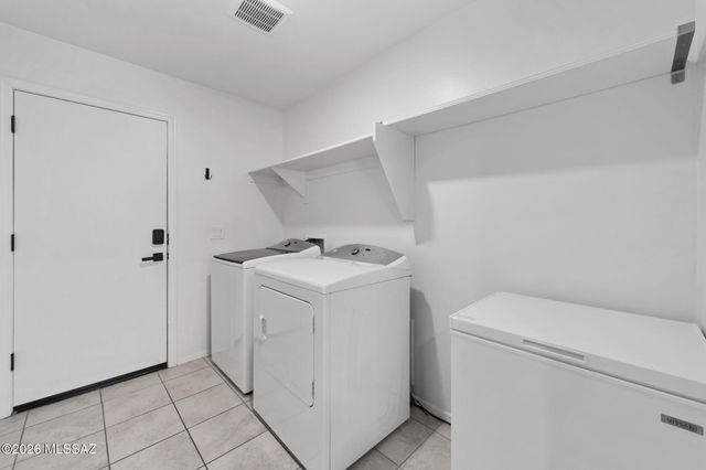 8018 S Golden Bell Drive, Tucson, AZ 85747