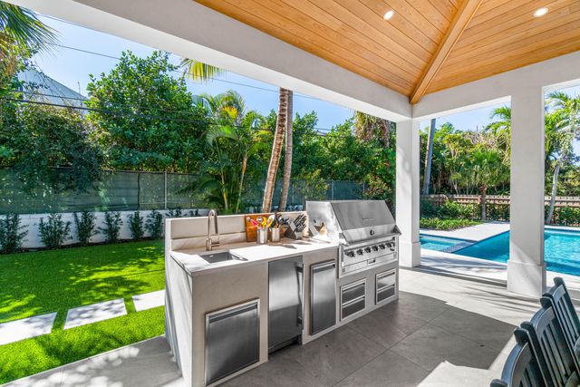 18 NW 15th Street, Delray Beach, FL 33444