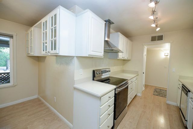 1501 Palmdale Dr, Modesto, CA 95355
