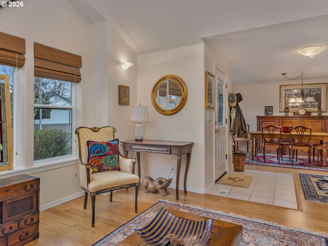 19220 COKERON Dr, Oregon City, OR 97045