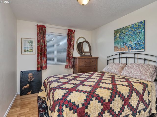 19220 COKERON Dr, Oregon City, OR 97045