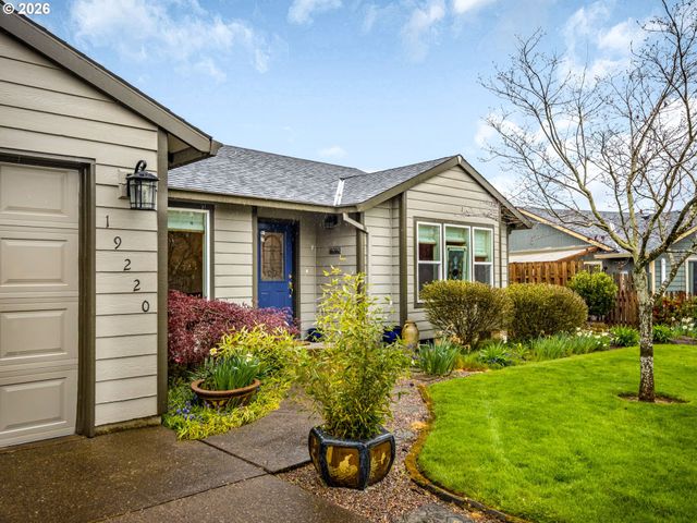 19220 COKERON Dr, Oregon City, OR 97045