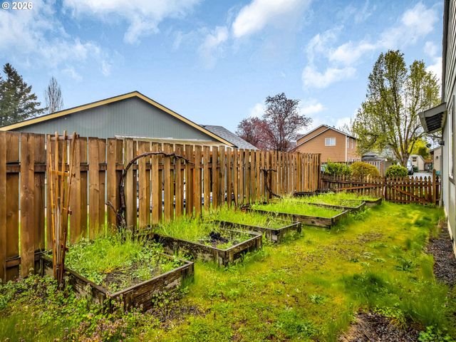 19220 COKERON Dr, Oregon City, OR 97045