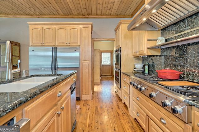 115 Dam Lake Drive, Dillard, GA 30537
