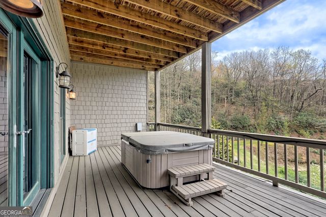 115 Dam Lake Drive, Dillard, GA 30537