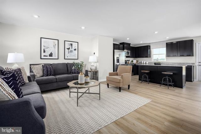 111 EAGLE DR, Gettysburg, PA 17325