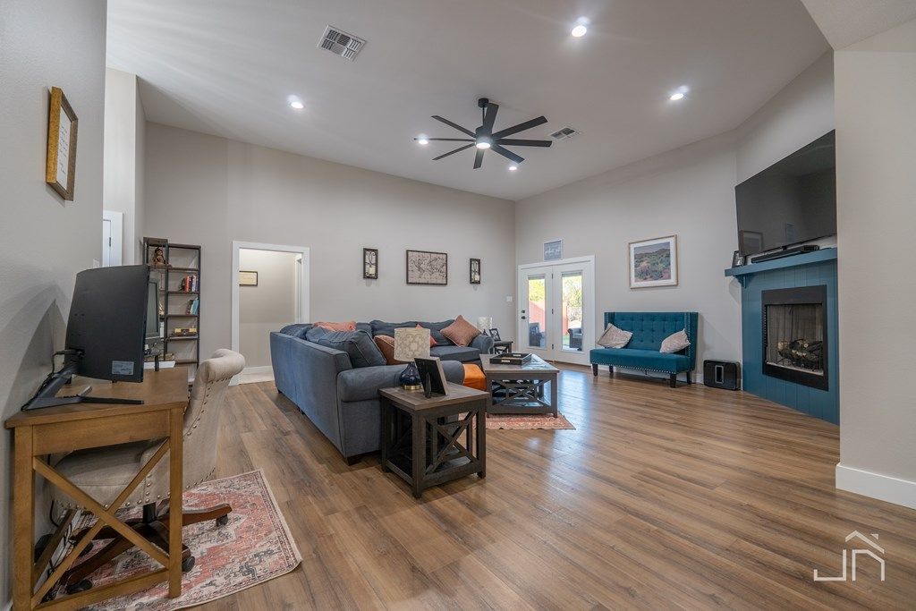 Image 6 of property listing at 5318 Riviera Lane, San Angelo, TX 76904