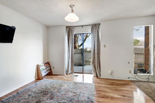 3 Lakeshore Drive NE, Albuquerque, NM 87112