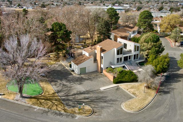 3 Lakeshore Drive NE, Albuquerque, NM 87112