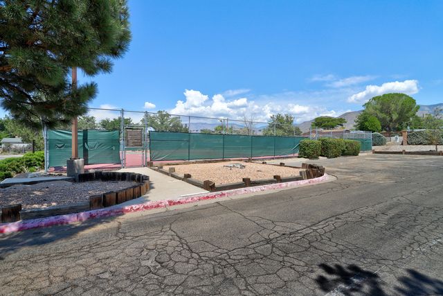 3 Lakeshore Drive NE, Albuquerque, NM 87112