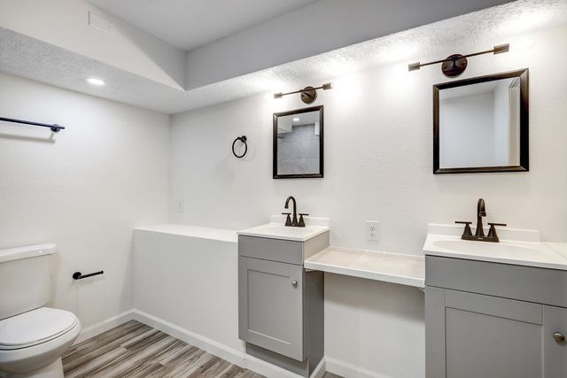 3 Lakeshore Drive NE, Albuquerque, NM 87112