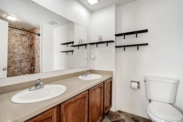 3 Lakeshore Drive NE, Albuquerque, NM 87112