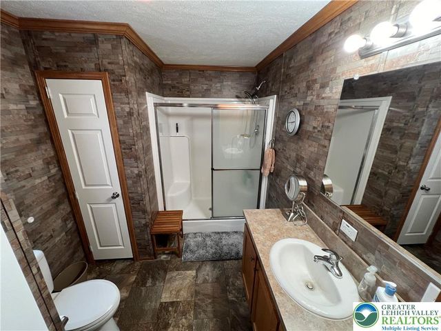 12 Springridge Road, Moore Twp, PA 18014