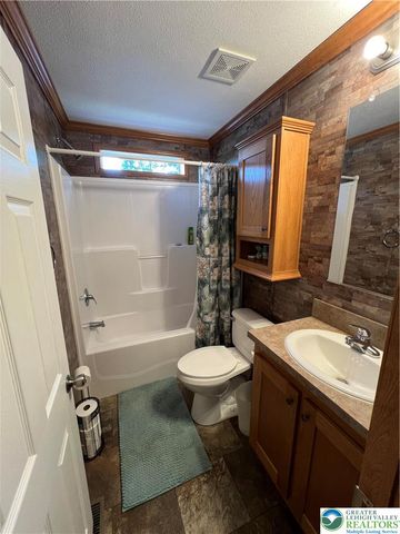12 Springridge Road, Moore Twp, PA 18014