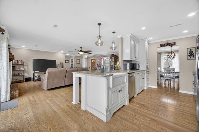 5 Camper Creek Rd, Fayetteville, TN 37334