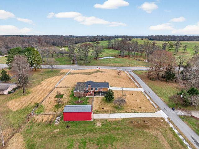 5 Camper Creek Rd, Fayetteville, TN 37334