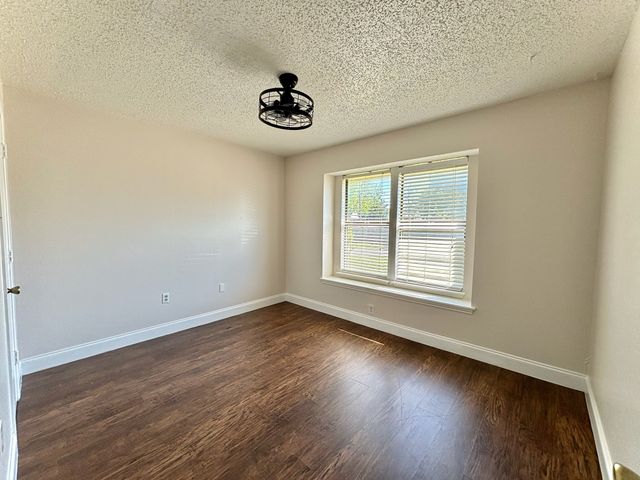 1501 Gentle Wind Drive, Arlington, TX 76018