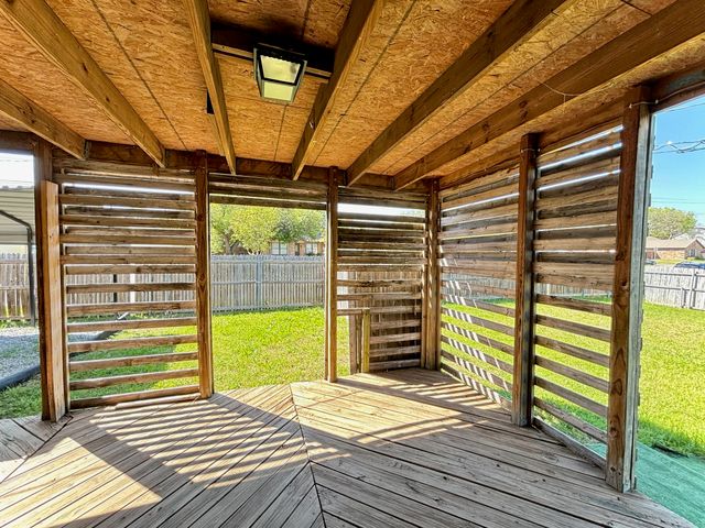 1501 Gentle Wind Drive, Arlington, TX 76018