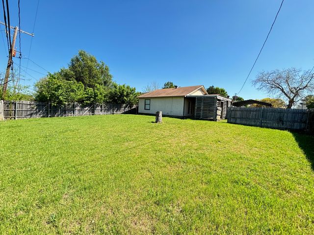 1501 Gentle Wind Drive, Arlington, TX 76018