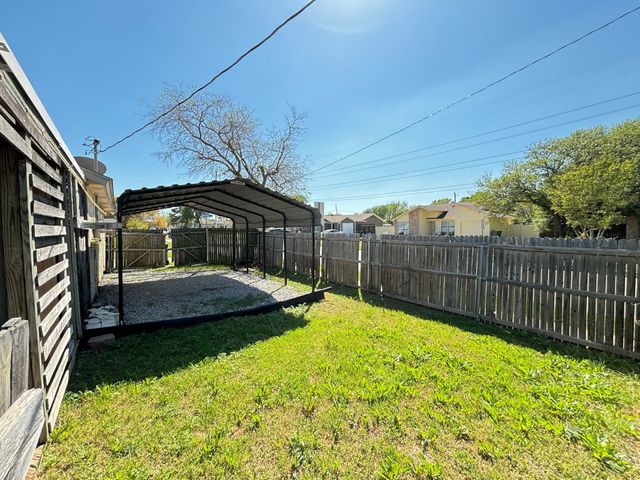 1501 Gentle Wind Drive, Arlington, TX 76018