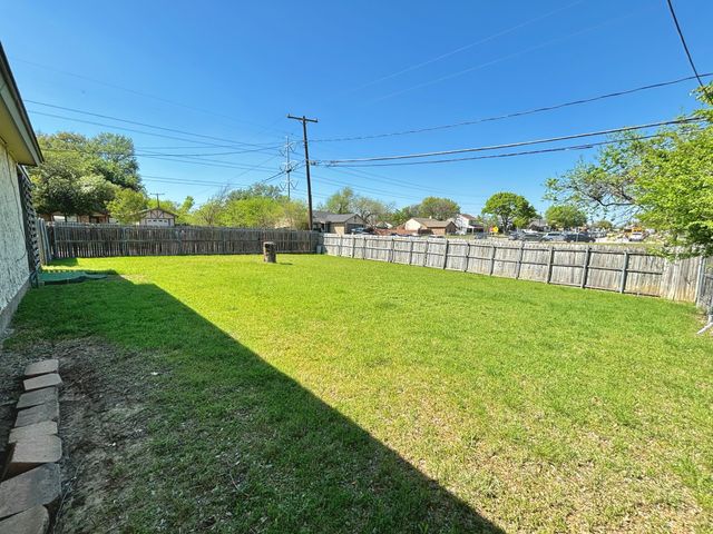 1501 Gentle Wind Drive, Arlington, TX 76018