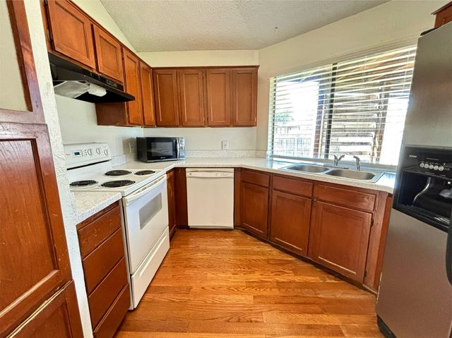 1501 Gentle Wind Drive, Arlington, TX 76018