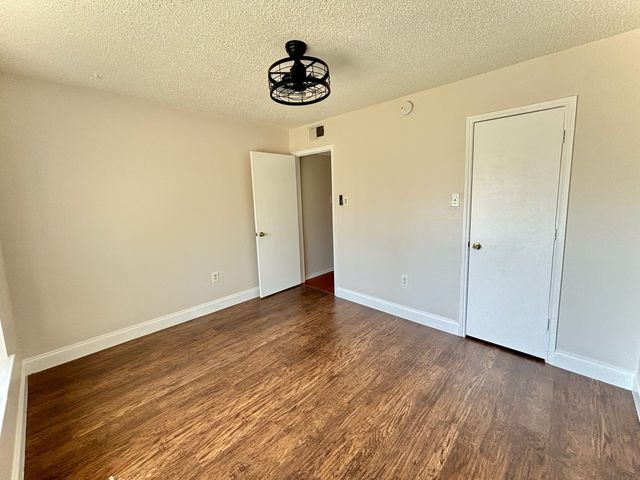 1501 Gentle Wind Drive, Arlington, TX 76018